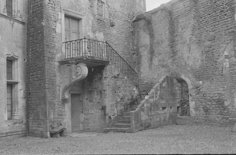  château fort © Région Bourgogne-Franche-Comté, Inventaire du patrimoine
