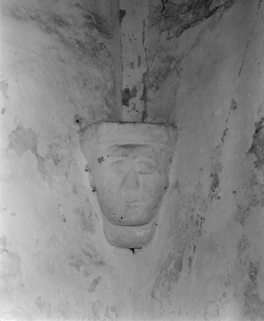 Choeur, culot antérieur gauche. © Région Bourgogne-Franche-Comté, Inventaire du patrimoine Choeur, culot antérieur gauche. © Région Bourgogne-Franche-Comté, Inventaire du patrimoine