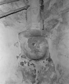 Choeur, culot postérieur droit. © Région Bourgogne-Franche-Comté, Inventaire du patrimoine Choeur, culot postérieur droit. © Région Bourgogne-Franche-Comté, Inventaire du patrimoine