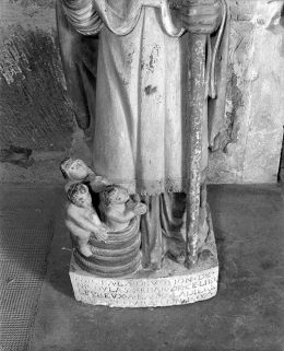 groupe sculpté © Région Bourgogne-Franche-Comté, Inventaire du patrimoine