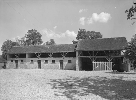 Vue sur les dépendances. © Région Bourgogne-Franche-Comté, Inventaire du patrimoine