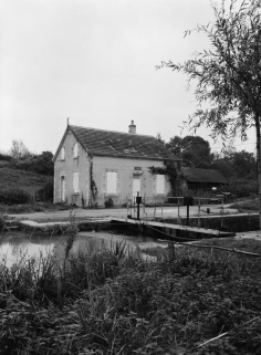 La maison éclusière vue d'amont. © Région Bourgogne-Franche-Comté, Inventaire du patrimoine