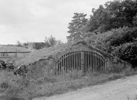 Cellier, vue prise en 1977. © Région Bourgogne-Franche-Comté, Inventaire du patrimoine Cellier, vue prise en 1977. © Région Bourgogne-Franche-Comté, Inventaire du patrimoine