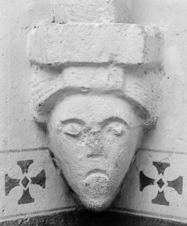 Culot postérieur droit de la chapelle. © Région Bourgogne-Franche-Comté, Inventaire du patrimoine