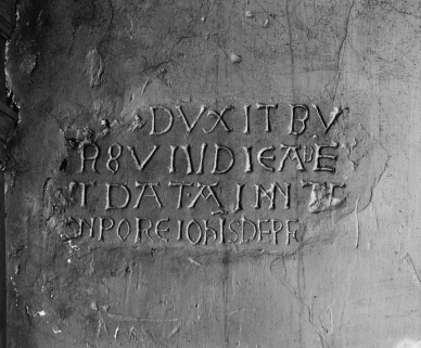 Détail de l'inscription. © Région Bourgogne-Franche-Comté, Inventaire du patrimoine