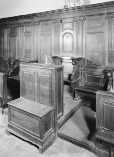 Détail de la stalle centrale. © Région Bourgogne-Franche-Comté, Inventaire du patrimoine