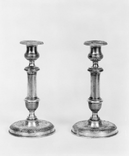 Paire de bougeoirs. © Région Bourgogne-Franche-Comté, Inventaire du patrimoine