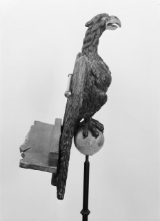 Vue de l'aigle de profil. © Région Bourgogne-Franche-Comté, Inventaire du patrimoine