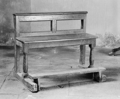 Détail d'un banc. © Région Bourgogne-Franche-Comté, Inventaire du patrimoine