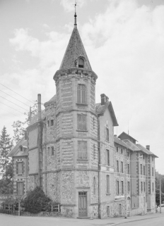 Tour de l'angle sud-ouest, vue d'ensemble en 1978. © Région Bourgogne-Franche-Comté, Inventaire du patrimoine