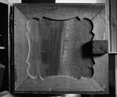 Détail du revers de la porte. © Région Bourgogne-Franche-Comté, Inventaire du patrimoine