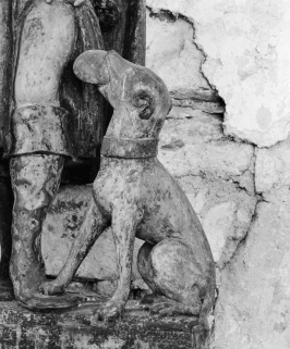 Détail du chien. © Région Bourgogne-Franche-Comté, Inventaire du patrimoine