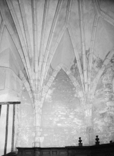 Détail des retombées des nervures de la voûte du choeur. © Région Bourgogne-Franche-Comté, Inventaire du patrimoine