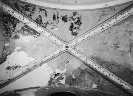 Détail de la voûte de la première travée du bas-côté gauche. © Région Bourgogne-Franche-Comté, Inventaire du patrimoine