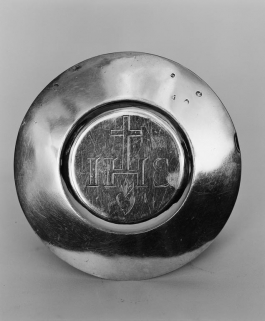 Vue d'ensemble de la patène. © Région Bourgogne-Franche-Comté, Inventaire du patrimoine