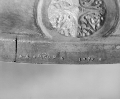 Détail : inscription du pied. © Région Bourgogne-Franche-Comté, Inventaire du patrimoine