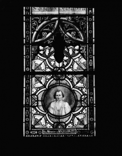 Vitraux n°5 : détail des parties inférieures. © Région Bourgogne-Franche-Comté, Inventaire du patrimoine