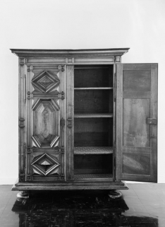 Vue de face, un battant ouvert. © Région Bourgogne-Franche-Comté, Inventaire du patrimoine