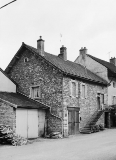 Vue d'ensemble de la maison sise parcelle 1311, section D7 du cadastre de 1940. © Région Bourgogne-Franche-Comté, Inventaire du patrimoine