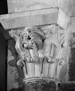 Chapiteau n°24. © Région Bourgogne-Franche-Comté, Inventaire du patrimoine