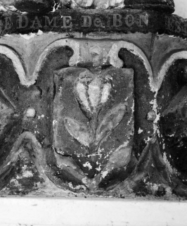 Détail du cartouche central. © Région Bourgogne-Franche-Comté, Inventaire du patrimoine