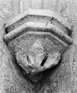 Culot postérieur droit de la chapelle Saint-Denis. © Région Bourgogne-Franche-Comté, Inventaire du patrimoine