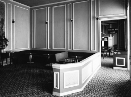 Casino, le bar. © Région Bourgogne-Franche-Comté, Inventaire du patrimoine Casino, le bar. © Région Bourgogne-Franche-Comté, Inventaire du patrimoine