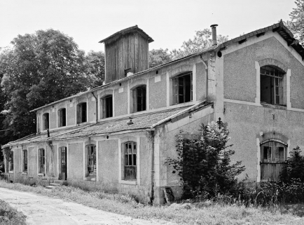 Magasin d'embouteillage. © Région Bourgogne-Franche-Comté, Inventaire du patrimoine Magasin d'embouteillage. © Région Bourgogne-Franche-Comté, Inventaire du patrimoine