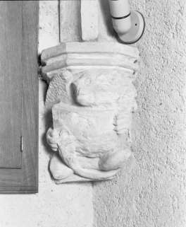 Chapelle seigneuriale, culot antérieur gauche © Région Bourgogne-Franche-Comté, Inventaire du patrimoine