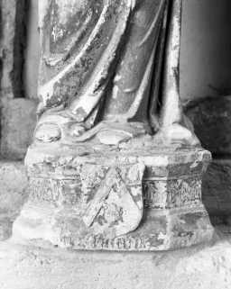 Détail du socle © Région Bourgogne-Franche-Comté, Inventaire du patrimoine