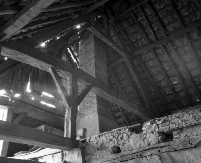 Conduit de cheminée et charpente. © Région Bourgogne-Franche-Comté, Inventaire du patrimoine