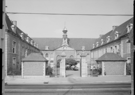 Vue d'ensemble prise de l'est © Région Bourgogne-Franche-Comté, Inventaire du patrimoine