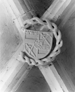 Chapelle seigneuriale, clef de voûte : armoiries des Courcelles © Région Bourgogne-Franche-Comté, Inventaire du patrimoine