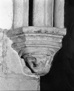 Première chapelle droite, culot postérieur gauche © Région Bourgogne-Franche-Comté, Inventaire du patrimoine