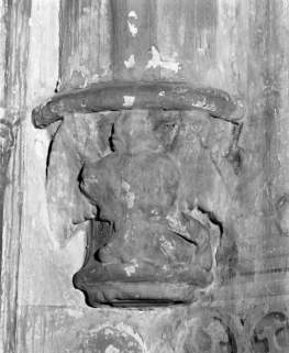 Troisième chapelle droite, culot postérieur gauche, ange de saint Matthieu © Région Bourgogne-Franche-Comté, Inventaire du patrimoine