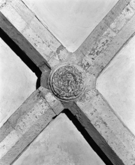 Bas-côté droit, 2e clef de voûte © Région Bourgogne-Franche-Comté, Inventaire du patrimoine