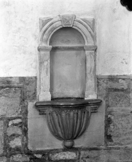 Bas-côté gauche, bénitier de la 2e travée © Région Bourgogne-Franche-Comté, Inventaire du patrimoine