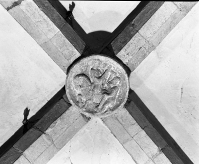 Bas-côté gauche, 2e clef de voûte © Région Bourgogne-Franche-Comté, Inventaire du patrimoine