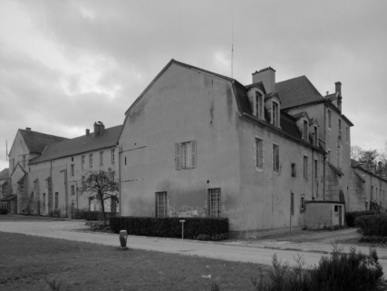 Bâtiment conventuel : élévations postérieure et latérale. © Région Bourgogne-Franche-Comté, Inventaire du patrimoine