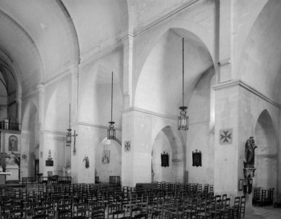 Eglise : nef et bas-côté droit, vue prise depuis la première travée du bas-côté gauche. © Région Bourgogne-Franche-Comté, Inventaire du patrimoine
