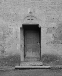 Eglise : élévation gauche,porte de la deuxième travée du bas-côté. © Région Bourgogne-Franche-Comté, Inventaire du patrimoine