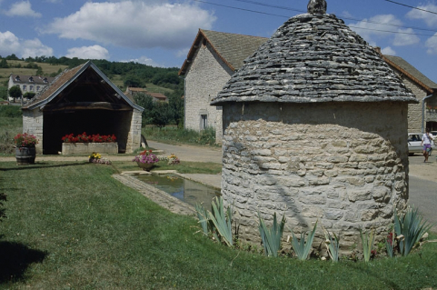  lavoir © Région Bourgogne-Franche-Comté, Inventaire du patrimoine