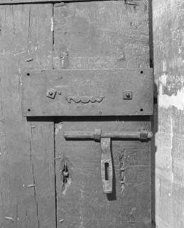 Porte de la sacristie : serrure et verrou, côté sacristie. © Région Bourgogne-Franche-Comté, Inventaire du patrimoine