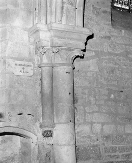 Chapelle droite : colonnette antérieure droite. © Région Bourgogne-Franche-Comté, Inventaire du patrimoine