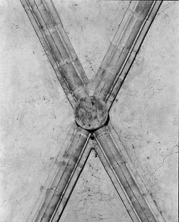 Bras droit du transept : clef de voûte. © Région Bourgogne-Franche-Comté, Inventaire du patrimoine