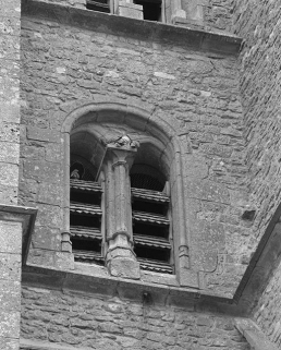Clocher, face gauche : baies inférieures. © Région Bourgogne-Franche-Comté, Inventaire du patrimoine