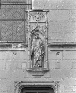 Elévation gauche, 3e travée : niche au dessus de la porte latérale. © Région Bourgogne-Franche-Comté, Inventaire du patrimoine