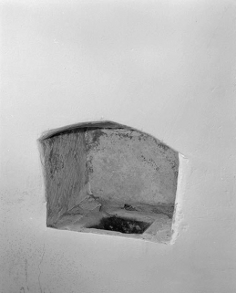 Lavabo de la chapelle gauche © Région Bourgogne-Franche-Comté, Inventaire du patrimoine