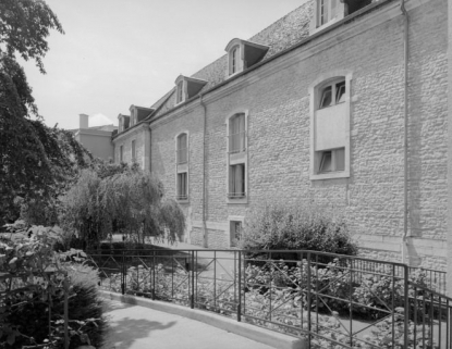 Salles Saint-Joseph et Saint-Etienne : élévation sur le jardin. © Région Bourgogne-Franche-Comté, Inventaire du patrimoine