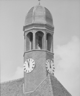 Salle Saint-Laurent, détail : campanile. © Région Bourgogne-Franche-Comté, Inventaire du patrimoine